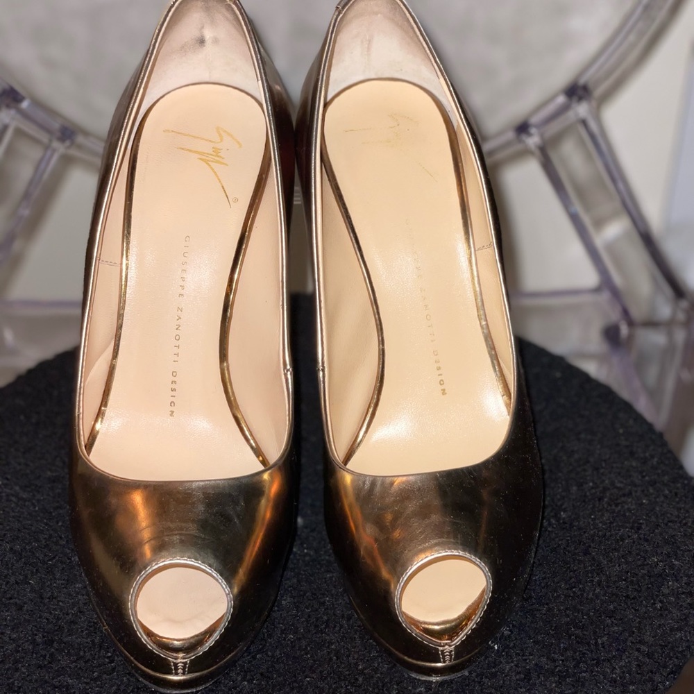 Giuseppe Zanotti "Sharon" Platform Pump — Bronze